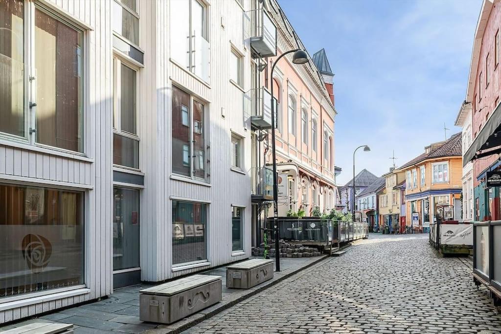 Koselig Og Sentralt Midt I Fargegaten Stavanger Esterno foto